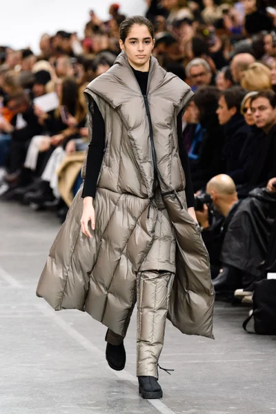 Look 24